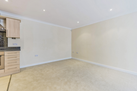 2 bedroom flat for sale, Leret Way, Leatherhead, Surrey, KT22