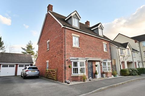 3 bedroom semi-detached house for sale, Vistula Crescent, Haydon End