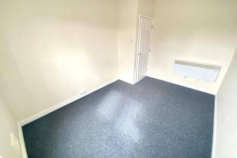 2 bedroom flat to rent, School Road, Wolverhampton WV6