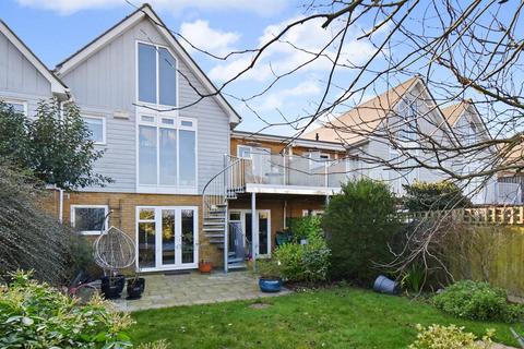 3 bedroom terraced house for sale, Martindown Road, Whitstable