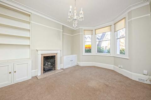 3 bedroom house to rent, Gordon Avenue, St Margarets TW1