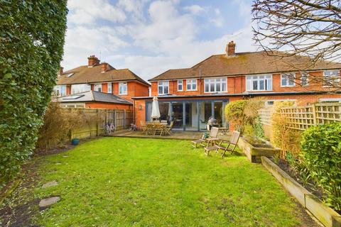 4 bedroom semi-detached house for sale, Chiltern Road, Wendover