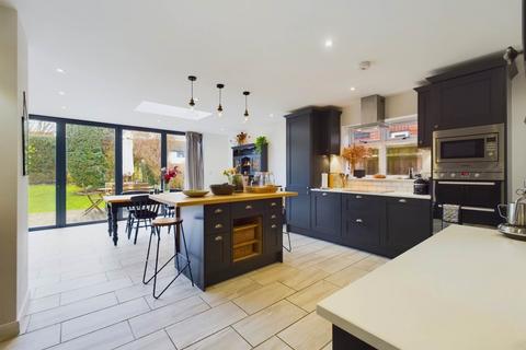 4 bedroom semi-detached house for sale, Chiltern Road, Wendover