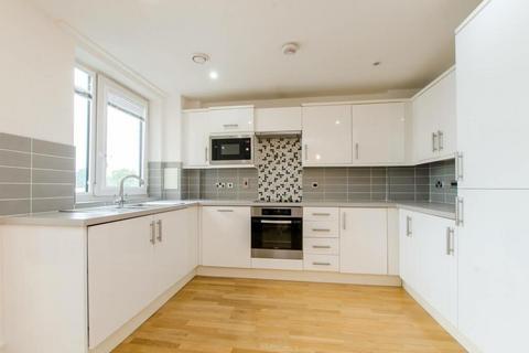 2 bedroom flat to rent, London, SE13