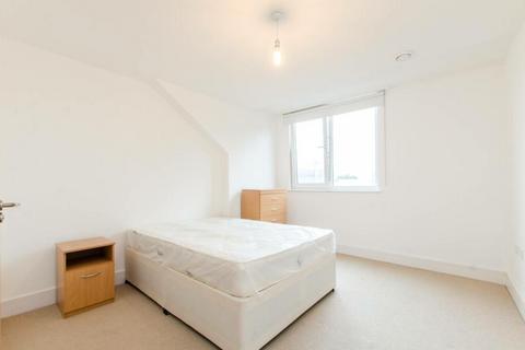 2 bedroom flat to rent, London, SE13