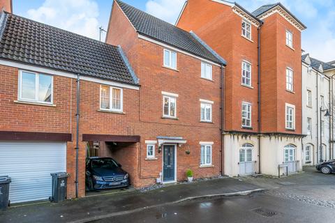 5 bedroom townhouse for sale, Zakopane Road, Swindon SN25