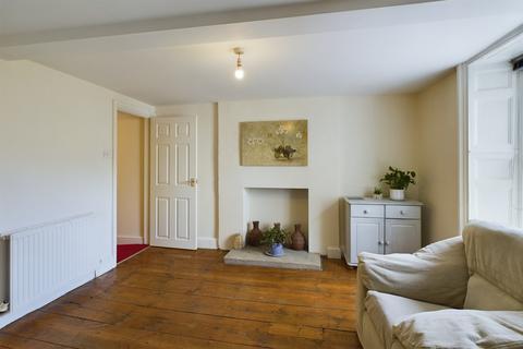 2 bedroom flat to rent, Queen Street, Cumbria LA12