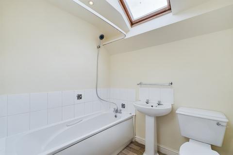 2 bedroom flat to rent, Queen Street, Cumbria LA12