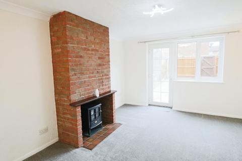 2 bedroom terraced house to rent, Laburnum Close, Bury St Edmunds IP28