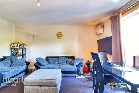 36 Albatross Close, London, E6 5NX