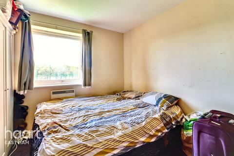 36 Albatross Close, London, E6 5NX
