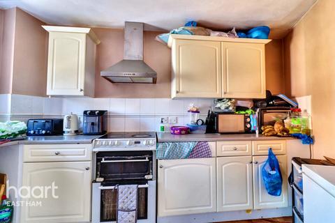 36 Albatross Close, London, E6 5NX