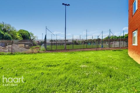 36 Albatross Close, London, E6 5NX