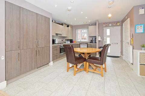 3 bedroom townhouse for sale, Kiln View, Hanley, Stoke-on-Trent