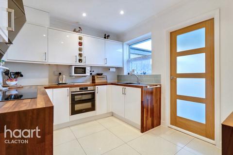 41 Cliff Road, Holland-on-sea, Clacton-on-sea, CO15 5QQ