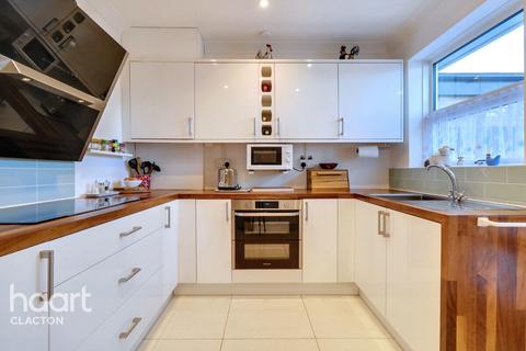 41 Cliff Road, Holland-on-sea, Clacton-on-sea, CO15 5QQ