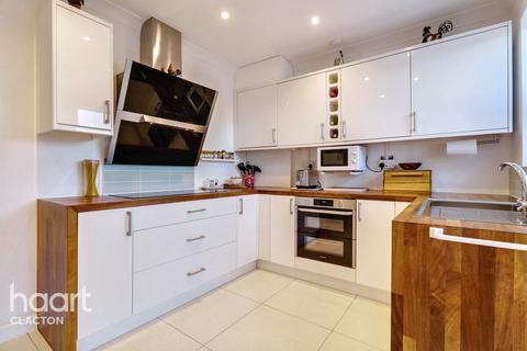 41 Cliff Road, Holland-on-sea, Clacton-on-sea, CO15 5QQ