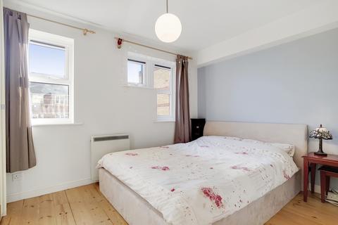 Flat C, 5 Windsock Close, London, SE16 7FL