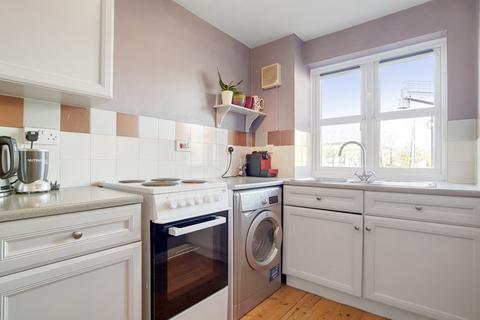 Flat C, 5 Windsock Close, London, SE16 7FL