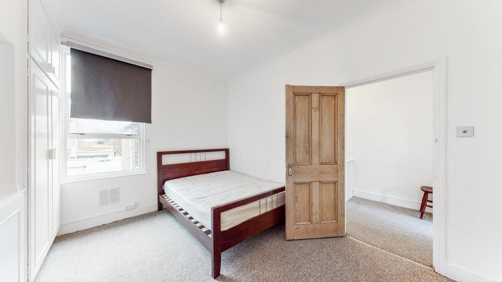 Upper level double bedroom
