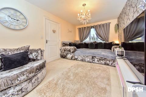 3 bedroom semi-detached house for sale, Woodside Court, Middleton, Leeds