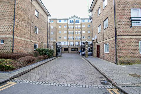 2 bedroom flat to rent, Melbourne Road, Wallington, SM6