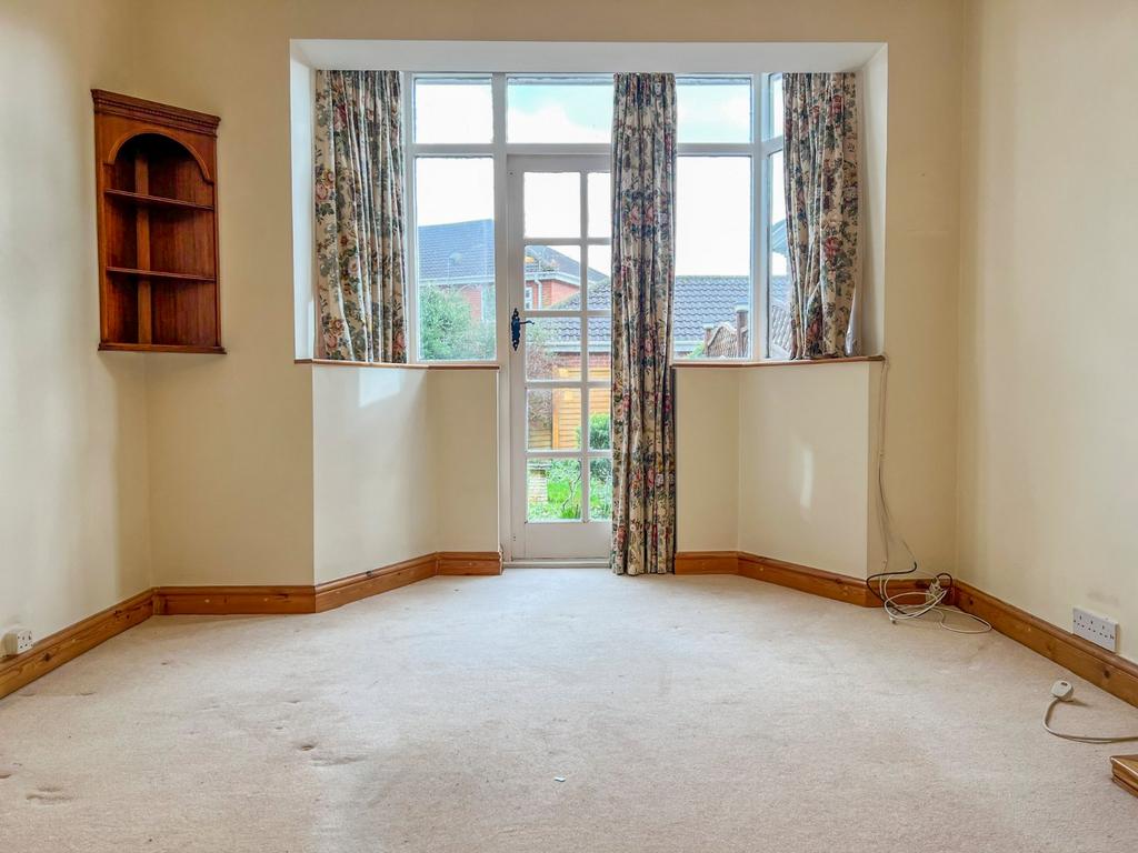 Sitting/Dining Room