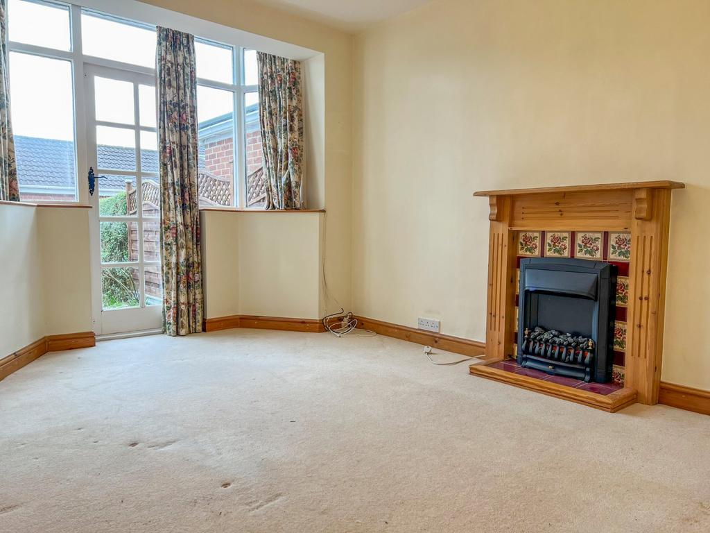 Sitting/Dining Room