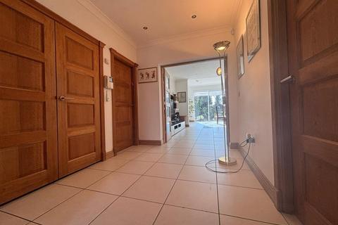 3 bedroom detached bungalow for sale, Sunnydale Gardens, Mill Hill, NW7