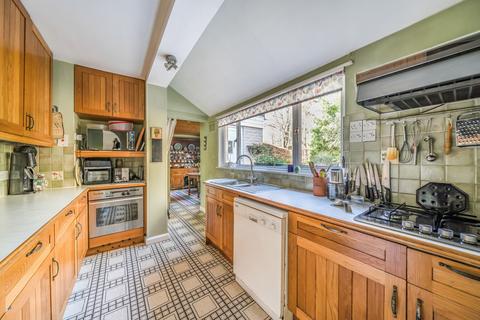 5 bedroom bungalow for sale, St. Johns Hill Road, Surrey GU21