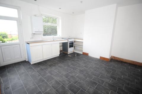 3 bedroom end of terrace house for sale, The Green, Ossett