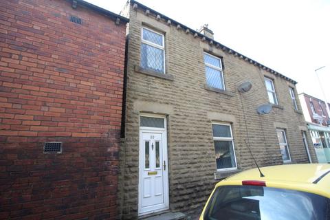 3 bedroom end of terrace house for sale, The Green, Ossett