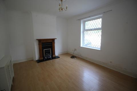 3 bedroom end of terrace house for sale, The Green, Ossett