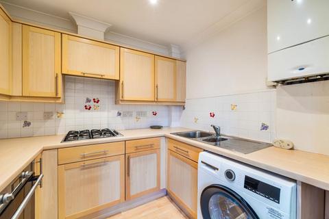 2 bedroom flat for sale, Surbiton,  Surrey,  KT6