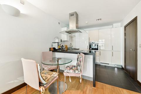 1 bedroom apartment for sale, Vicentia Court, London SW11