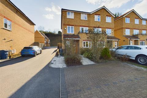 4 bedroom semi-detached house for sale, Kingsmead Road, High Wycombe