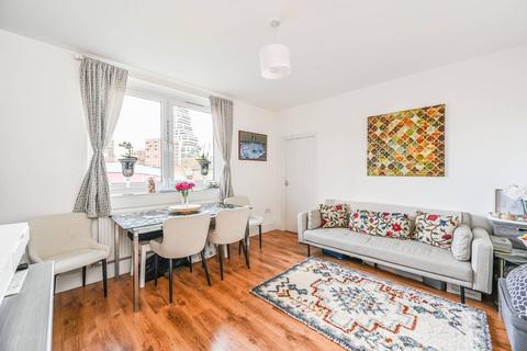 3 bedroom flat for sale, Maysoule Road, Battersea, London, SW11