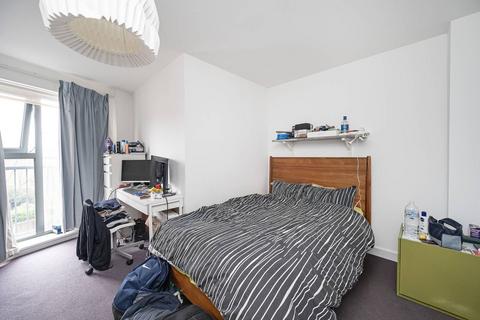 2 bedroom flat for sale, The Watergarden Apartments, Sceptre Road, Bethnal Green, London, E2