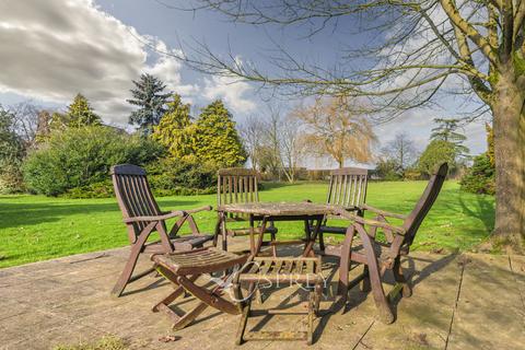 4 bedroom detached house for sale, Stapleford Road, Whissendine LE15