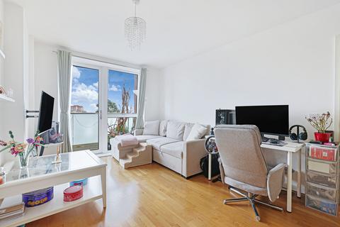 1 bedroom apartment for sale, Bathurst Square, London N15