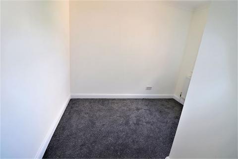 2 bedroom apartment to rent, Station Road, Leigh-on-Sea, Leigh on Sea, Essex.