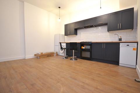 Oaklands Grove, London