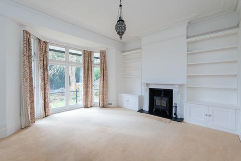 6 bedroom detached house to rent, Knoll Road, Dorking