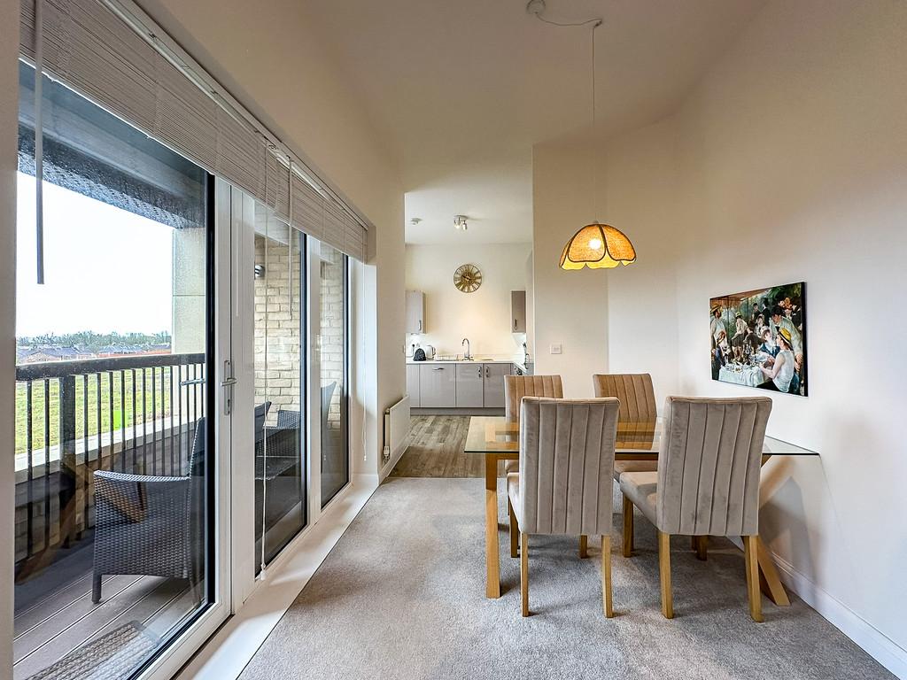 Dining Area (2)