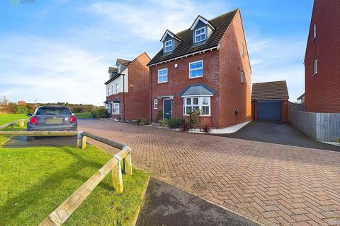 5 bedroom detached house for sale, Clover Close, Tamworth B79