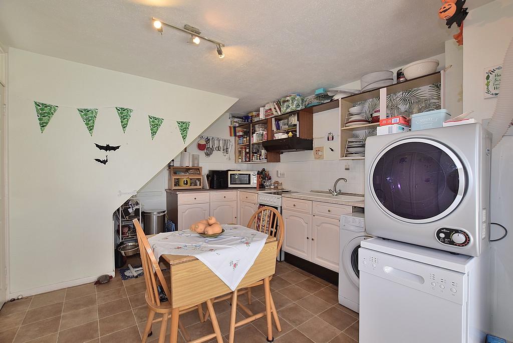Kitchen 02