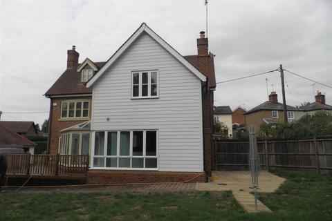 5 bedroom detached house to rent, Robinsbridge Road, Coggeshall, Colchester