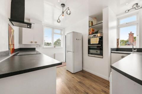 3 bedroom maisonette for sale, Lyndale Avenue, NW2