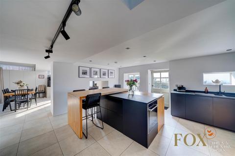 5 bedroom detached house for sale, Westminster Bank, Malvern WR14