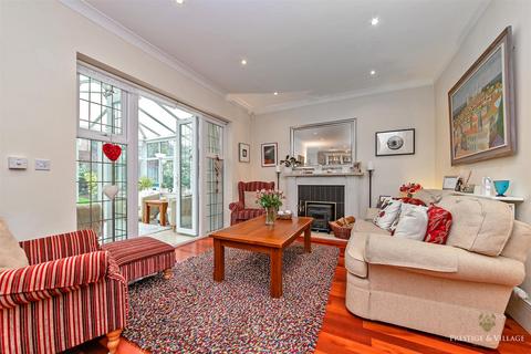 6 bedroom detached house for sale, Fauna Close, Stanmore